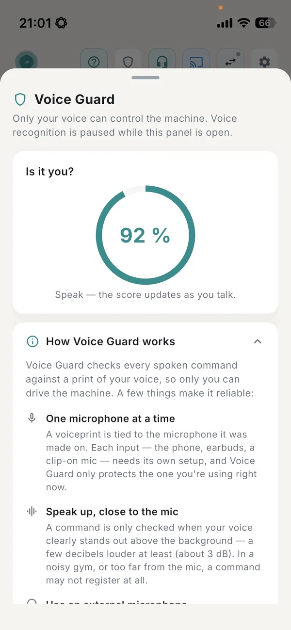 Le panneau Voice Guard dans GMVoice avec la question Is it you et un score de correspondance en direct de 92 pour cent pendant que l'utilisateur parle.