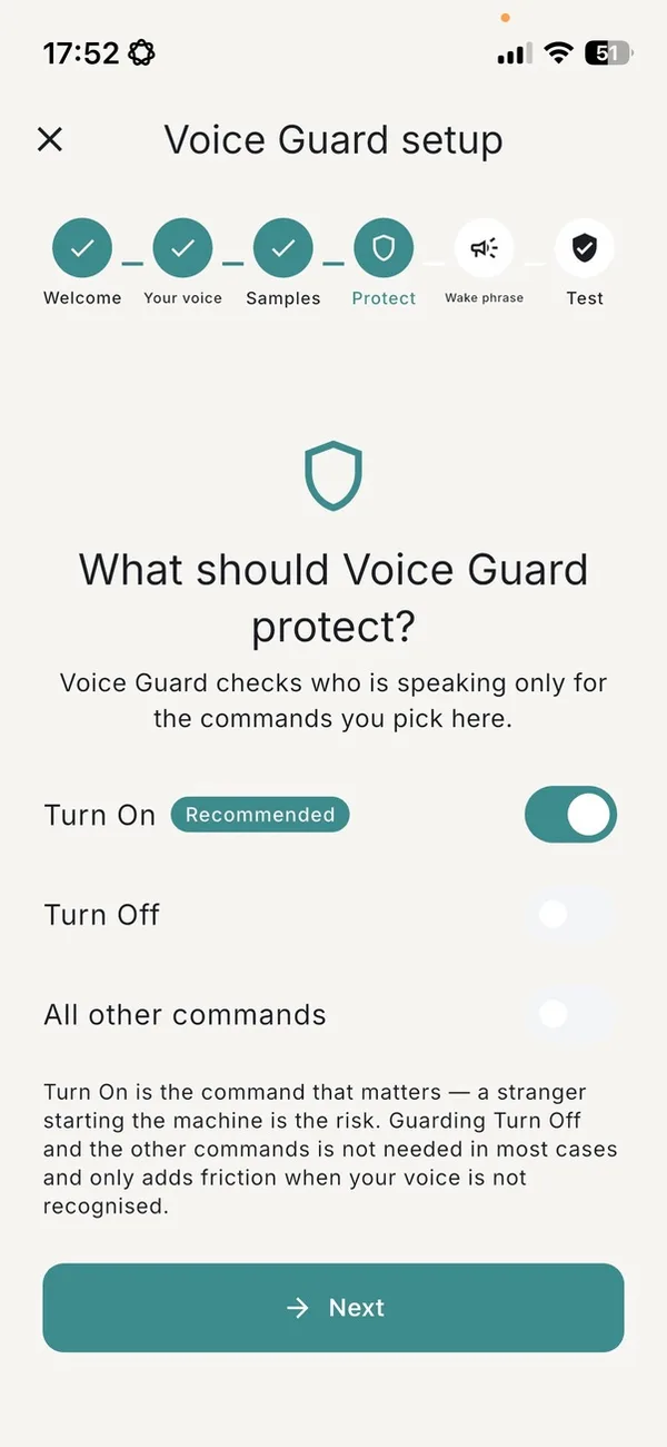 L'étape de configuration de Voice Guard demandant ce qu'il doit protéger, avec Turn On activé et marqué comme recommandé.